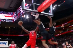 萨迪克·贝反击大回环强上 奥科吉&小贾巴里双鬼拍门干扰下来！ 配图