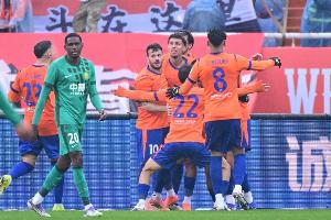 体坛王晓瑞揭秘泰山连胜背后:2比9是一剂良药 3天狂练9小时! 配图