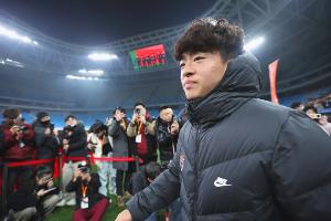 海牛主帅：邝兆镭本场后要去U17国足报到 回来会给他更多上场时间 配图