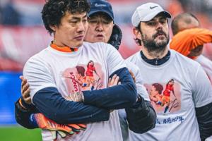 1314解体！张弛退役仪式，王大雷动容落泪 配图