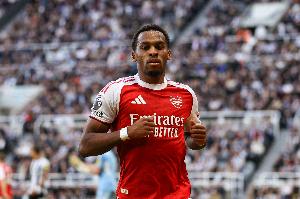 博主分析廷伯伤情:可能是外侧踝关节扭伤,若结构损伤至少休3周 配图