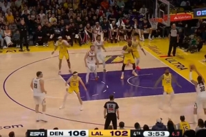 重炮手！阿隆·戈登底角不沉球三分再中 帮助掘金扩大领先 配图