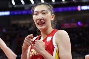 韩旭：之前对宫指导的印象是他很凶的 但他是一个很爱我们的教练 配图