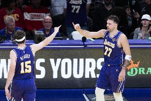 东契奇&里夫斯单赛季均砍50+队史第二组！另一组是logo贝勒拉鲁索 配图