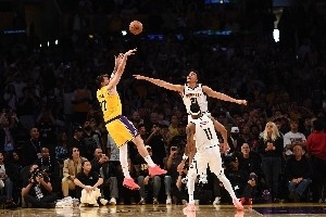 不只是精彩的绝杀!战胜掘金或许能让湖人避开雷霆&获得主场优势 配图