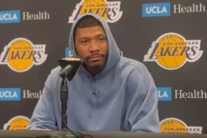 斯玛特:这是季后赛级别的对决 提前经历这种考验对我们很有帮助 配图