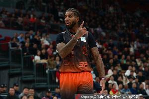 鲁媒：山东大外援克里斯状态好 琼斯和约翰逊都还需要时间磨合 配图