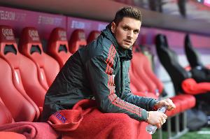 再伤就没门将了!乌尔赖希:我感觉大腿有些不适,希望没什么大碍 配图