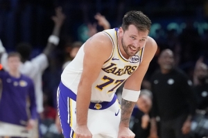 打43分钟+绝杀！东契奇：我必须得休息一下 但非常棒的一场胜利 配图