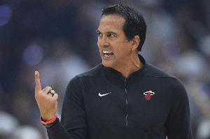 斯波：我们在防守端完全没有定下基调 不能让对手半场就砍下70分 配图