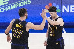 东契奇再谈里夫斯故意罚球不中:真的非常难 这是我们获胜的基础 配图