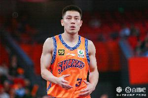 袁堂文:感谢四川男篮的培养 希望他们能够越来越好 配图