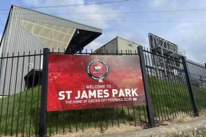 英甲队主场也叫圣詹姆斯公园,巴萨球迷导航错误最后被送一张门票 配图