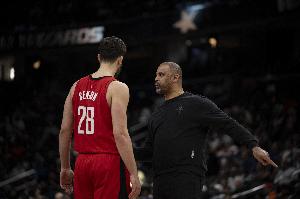 帕金斯怒喷申京：不愿防守让我恶心 进攻全力以赴防守就只给40% 配图