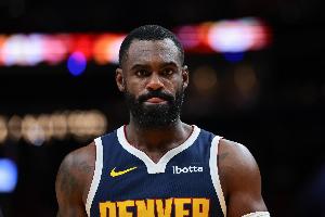 带刀侍卫！小哈达威接约基奇助攻三分命中 掘金夺回2分优势 配图