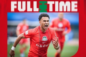 河南俱乐部彩陶坊2-1云南玉昆 姆布拉首球、纳萨里奥造乌龙 配图