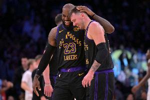 解说：东契奇进攻嗅觉堪称顶级 掘金漏掉全场最不该漏的篮板 配图