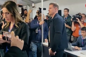 每体：特尔施特根未参加选民名册更新，因此无法行使投票权 配图