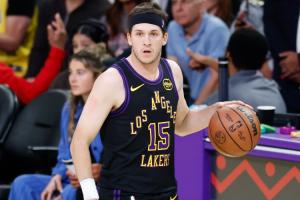 湖人官方晒里夫斯末节故意罚丢扳平:球商有1千万那么高! 配图