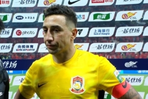 戴维森:我们上半场踢得很好,下半场注意力不集中+失误被进球 配图