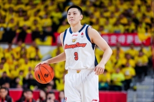 媒体人：胡明轩的身体机能不足以再打持球 球队没能力扩出来轮转 配图