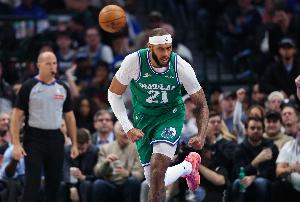 明天独行侠客战骑士 加福德&克莱小概率出战 华盛顿存疑 配图