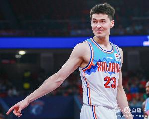 太稳了!阿不都沙拉木半场5中5超高效拿下10分5板1助 配图