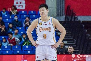 复出就是尽力局!张宁替补7中5砍16分 两度进压哨球&末节3+1续命 配图