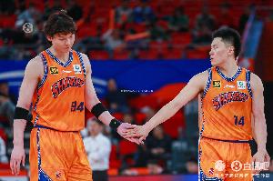 京媒:上海是本赛季冠军的有力争夺者 常规赛的容错空间越来越小 配图