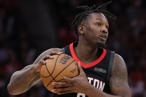 火箭VS鹈鹕裁判报告：漏判DFS发球5秒违例 杜兰特得球后一击致胜 配图