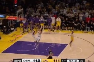 稳准狠！斯玛特抢断戈登一条龙上篮反超打停掘金 配图