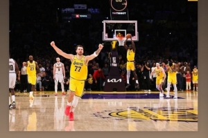 范德比尔特社媒称赞队友：东契奇是MVP 詹姆斯是赢家 配图