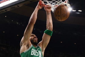 塔图姆:从去年5月到今没人比我做过更多的提踵训练 现在隔天就练 配图