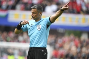 欧冠1/8决赛切尔西vs巴黎次回合裁判：温契奇担任主裁 配图