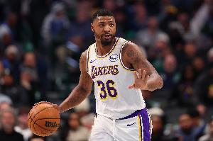 外线有差距！半场三分湖人20投9中&命中率45% 掘金22中7 配图