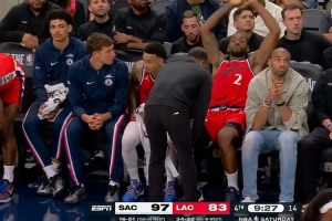 伤不起啊！伦纳德防守时又被撞到&一瘸一拐 已确定退赛！ 配图