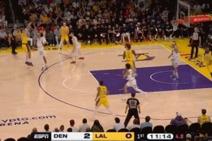 上来就对飙!穆雷迎着东契奇干拔三分命中 东契奇迅速answer ball 配图