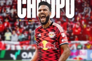 替补建功！舒波莫廷补时攻入绝平进球，纽约红牛1-1多伦多FC 配图