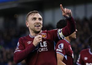 鲍文:面对曼城时我们的防守非常出色,拿到了非常关键的1分 配图