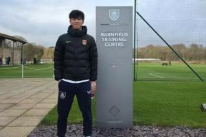 有望闯荡英伦足坛！张家鸣在塞尔维亚达5次出场 就可获英国劳工证 配图