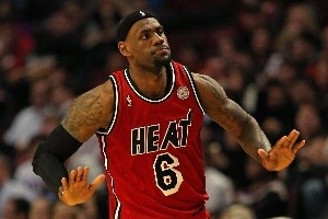 各队连场20+第一都是谁？SGA领衔现役9人 077在列 老詹两度上榜 配图