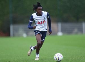 对利物浦完成英超首秀,罗马诺:热刺视19岁奥卢塞西为未来之星 配图