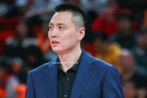 卢伟：球队要放平心态 每场球都去拼对手 我们要认清自己 配图