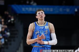 这场打得像外援！周琦终结十分高效 砍下23分13板&抢到7前场板 配图