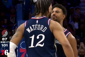 一波流带走？格莱姆斯反击欧洲步换手上篮 连得10分打停开拓者 配图