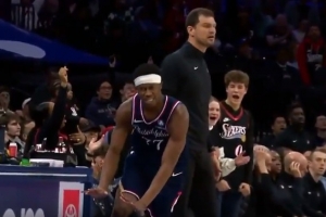 大心脏！埃奇库姆读秒后仰中投压哨命中 几乎杀死比赛！ 配图