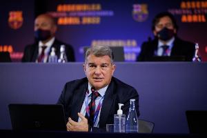 丰特团队成员批评拉波尔塔利用球员，后者怒斥：是他们自己想来的 配图