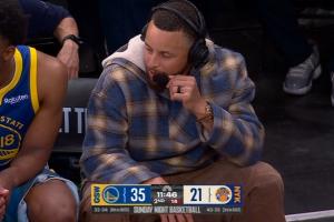 带着镣铐采访！转播方连线库里呢 追梦蹭进镜头里了 配图