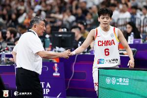 宫鲁鸣：传球是目前中国女篮的技术短板 也是后续训练的重点 配图