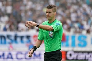 巴萨VS纽卡欧冠1/8决赛裁判:法国裁判组领衔,主裁判弗朗索瓦 配图